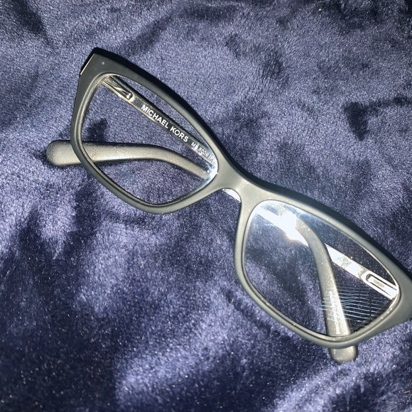 Michael Kors eyeglass frames - Picture 5 of 6